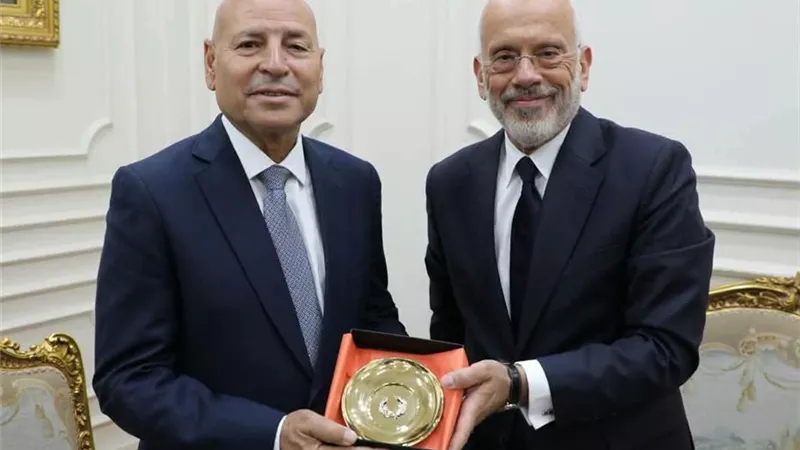محافظ القاهرة يستقبل سفير اليونان بالقاهرة لبحث سبل تعزيز التعاون المشترك بين القاهرة وأثينا