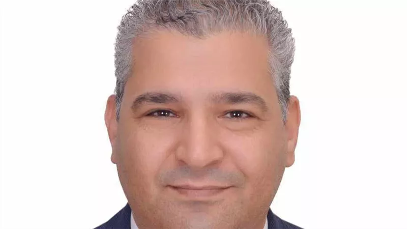 عياد رزق: قرار تثبيت الفائدة يعكس تحسن مؤشرات الاقتصاد وتراجع أعباء الدين العام ويدعم استقرار الأسواق