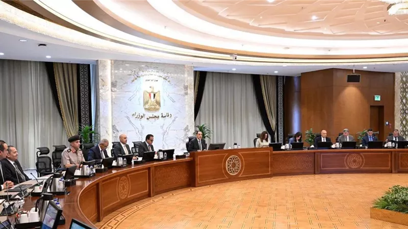 رئيس الوزراء يتابع الموقف التنفيذي للمبادرة الرئاسية 