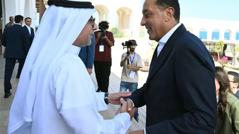 رئيس الوزراء يبدأ جولة تفقدية بمشروعات تنمية مدينة رأس الحكمة الجديدة