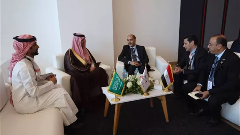 مصر والسعودية تبحثان الخطوات التنفيذية لأول قمر صناعي مشترك