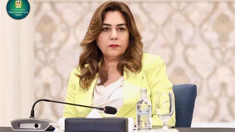 توجيهات من وزيرة التنمية المحلية والبيئة للمحافظات بعدم الشروع في قطع أو اقتلاع الأشجار أو التصريح للغير بذلك إلا بعد موافقة المحافظ واستيفاء رأي جهاز شئون البيئة