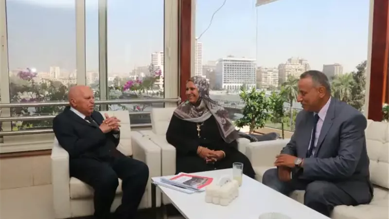  سنظل سندا لهم.. نقيب المعلمين يكرم مديري مدرستي القليوبية برحلتي عمرة