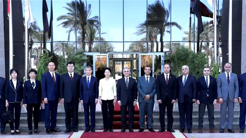 وزير العدل يستقبل وفداً من جمهورية الصين الشعبية لبحث تعزيز التعاون في المجالات المشتركة