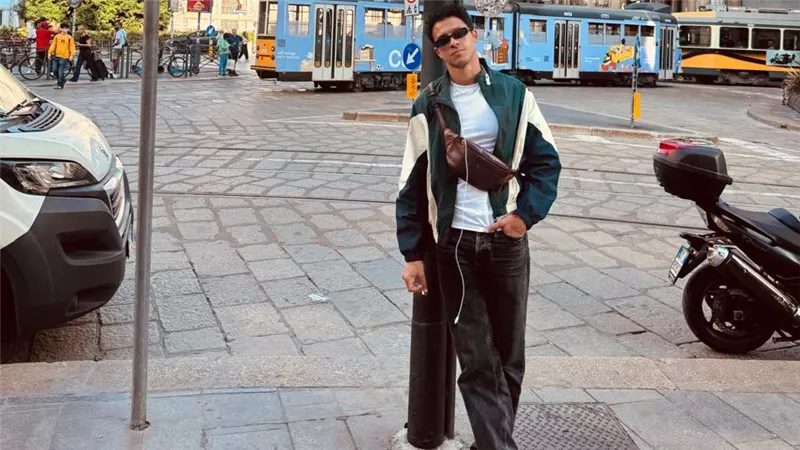 عصام عمر فى إيطاليا من أجل تحضيرات فيلمه الجديد بيتزا بتوقيع عمر المهندس