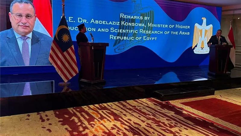 وزير التعليم العالي والبحث العلمي والقائم بعمل وزير الثقافة يشهد احتفال سفارة ماليزيا بالقاهرة بعيدها الوطني