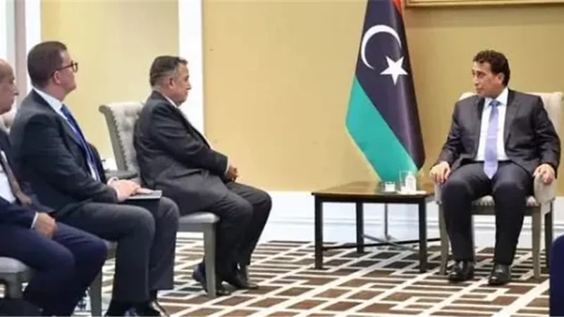 نبيل فهمي يبحث مع محمد المنفي تطورات الأوضاع فى ليبيا ومسار التسوية السياسية