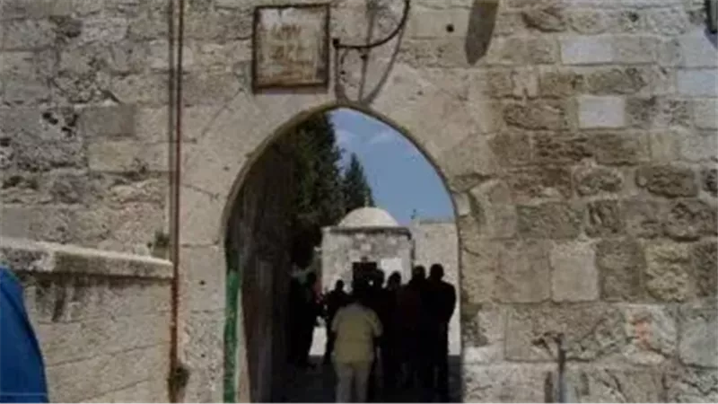 إسرائيل تغلق باب المغاربة بالقدس بعد اقتحام 1143 مستوطنا للأقصى