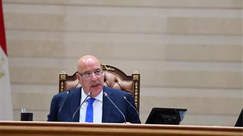  رئيس النواب يرد على اعتراضات تأجيل “الإجراءات الجنائية”..خلال الجلسة الطارئة