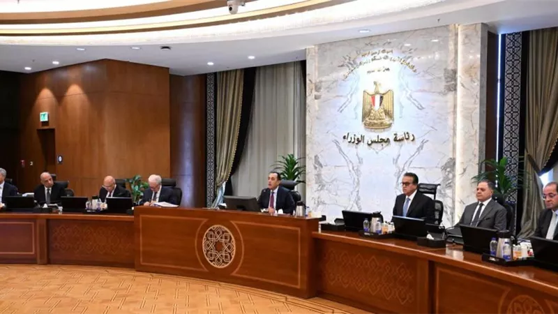 رئيس الوزراء: هدف مؤتمر أكتوبر الرد على شواغل وتساؤلات الرأي العام بقدرٍ واسع من المكاشفة