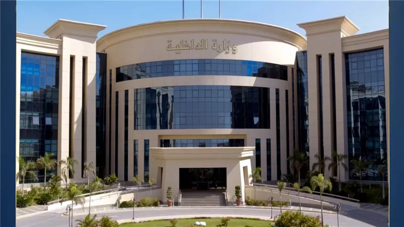 ضبط شاب بتهمة ابتزاز فتاة بصورها في الغربية 