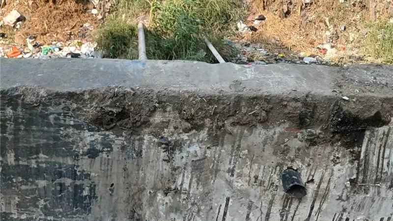 محافظ البحيرة توجه بحصر جميع المدارس والمعاهد الواقعة أمام المجاري المائية والتأكد من سلامة الطلاب ومنع العبور عبر أي جسور غير آمنة