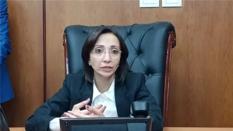  محافظ البحيرة توجه بإنشاء سور وتوفير سيارة مجانية لنقل تلاميذ 