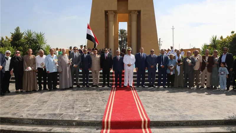 تعرف على تفاصيل احتفالات بني سويف بذكرى نصر أكتوبر المجيد:  المحافظ يضع أكليل الزهور على النُصب التذكاري للشهداء بحديقة الشلال و تكريم عدد من الأبطال ممن شاركوا في معركة العبور و فقرات فنية وغنائي