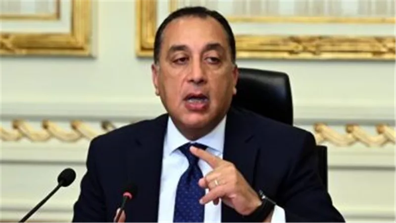 رئيس الوزراء يبحث توافر السلع والتصدي للتلاعب بالأسعار لتخفيف الأعباء على المواطنين