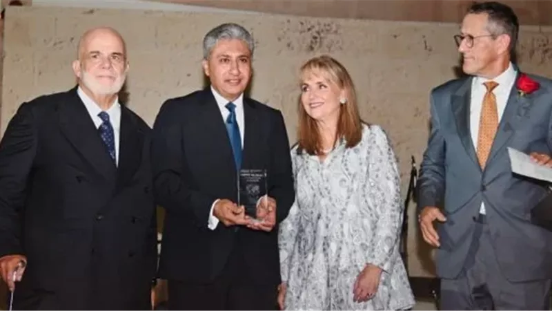 وزير السياحة يفوز بجائزة الريادة العالمية من المجلس العالمي للسياحة والسفر
