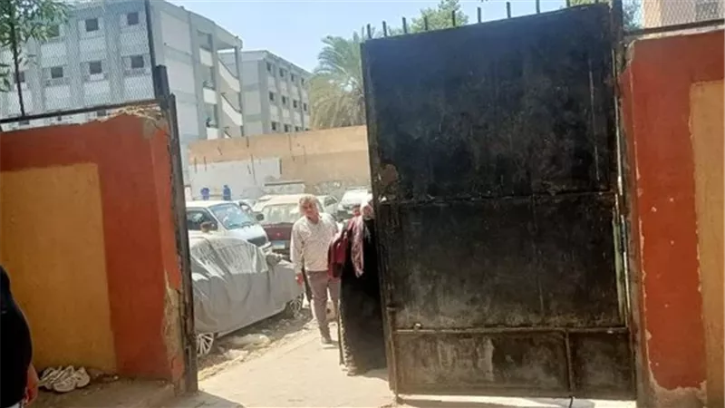 تعليم القليوبية يكشف حقيقة فيديو ولية أمر: «الفصول فاضية والحصة بدأت»