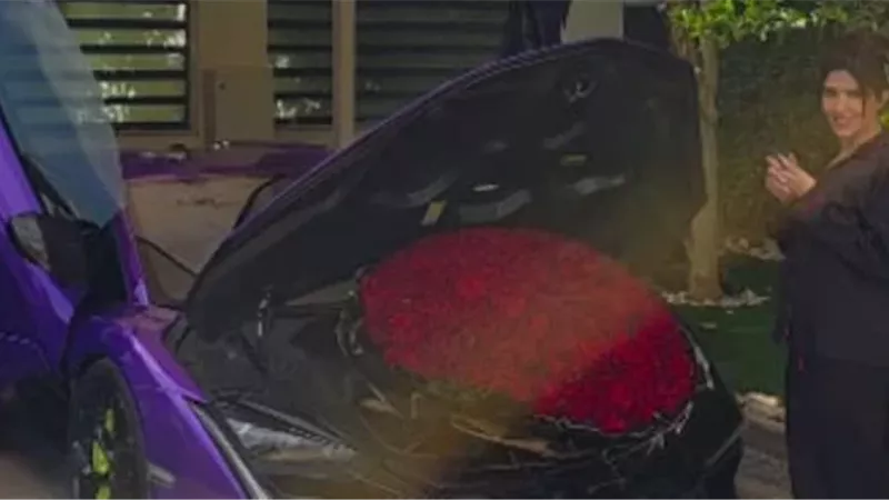 محمد سامي يفاجئ مي عمر بسيارة لامبورجيني فاخرة في عيد ميلادها