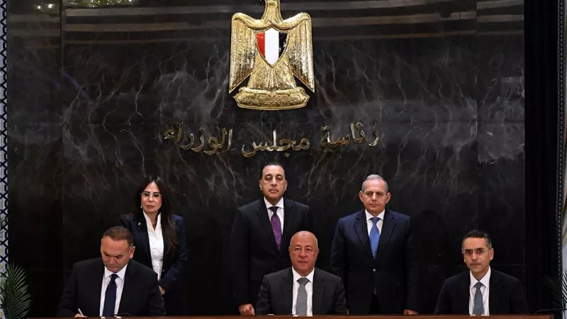 تحالف العمالقة المصرفية.. الأتربي وعكاشة يكتبان فصلاً جديداً لتطوير غرب القاهرة بشراكة عقارية عملاقة بمدينة السادس من أكتوبر