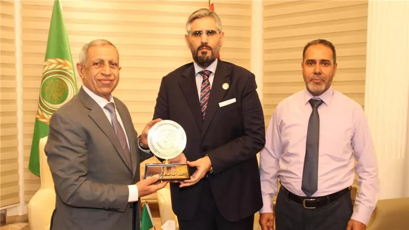 السفير الليبي يبحث مع رئيس الأكاديمية العربية للعلوم والتكنولوجيا والنقل البحري سبل تعزيز التعاون المشترك