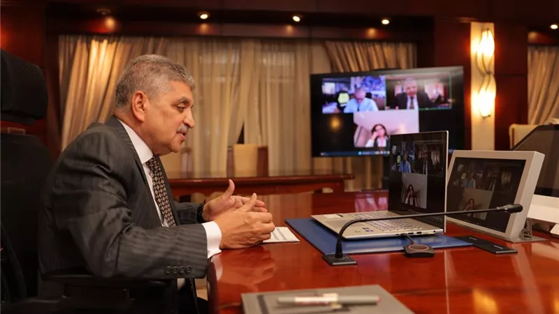 الفريق أسامة ربيع يبحث سُبل التعاون المستقبلي مع نائب الرئيس التنفيذي للأصول والعمليات بمجموعة 