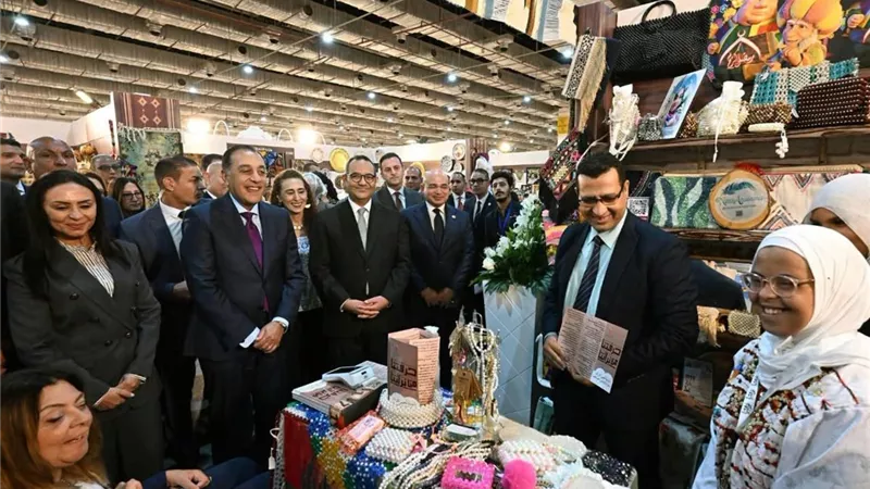 رئيس الوزراء يفتتح الدورة الثامنة لمعرض 