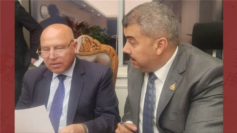 استجابةً لشكاوى أهالي دشنا..طلب إحاطة لوقف مخاطر طريق نجع حمادي الزراعي