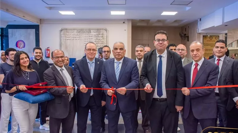 رئيس جامعة طنطا وعميد كلية طب يفتتحان النسخة الأولى من المؤتمر الطلابي للبحث العلمي بكلية الطب